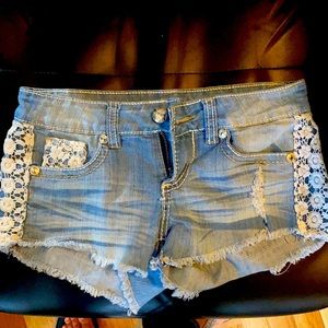 Almost Famous Brand juniors shorts Size 0